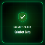 Sahabet giriş ekranını gösteren bir dizüstü bilgisayar ve kahve
