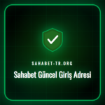 Sahabet güncel giriş adresi arayüzünü gösteren bir dizüstü bilgisayar ekranı ve yanında mobil cihazlar.